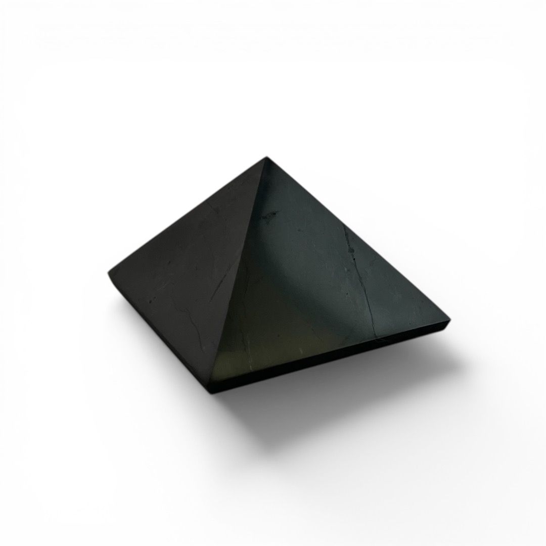 Piramide in Shungite