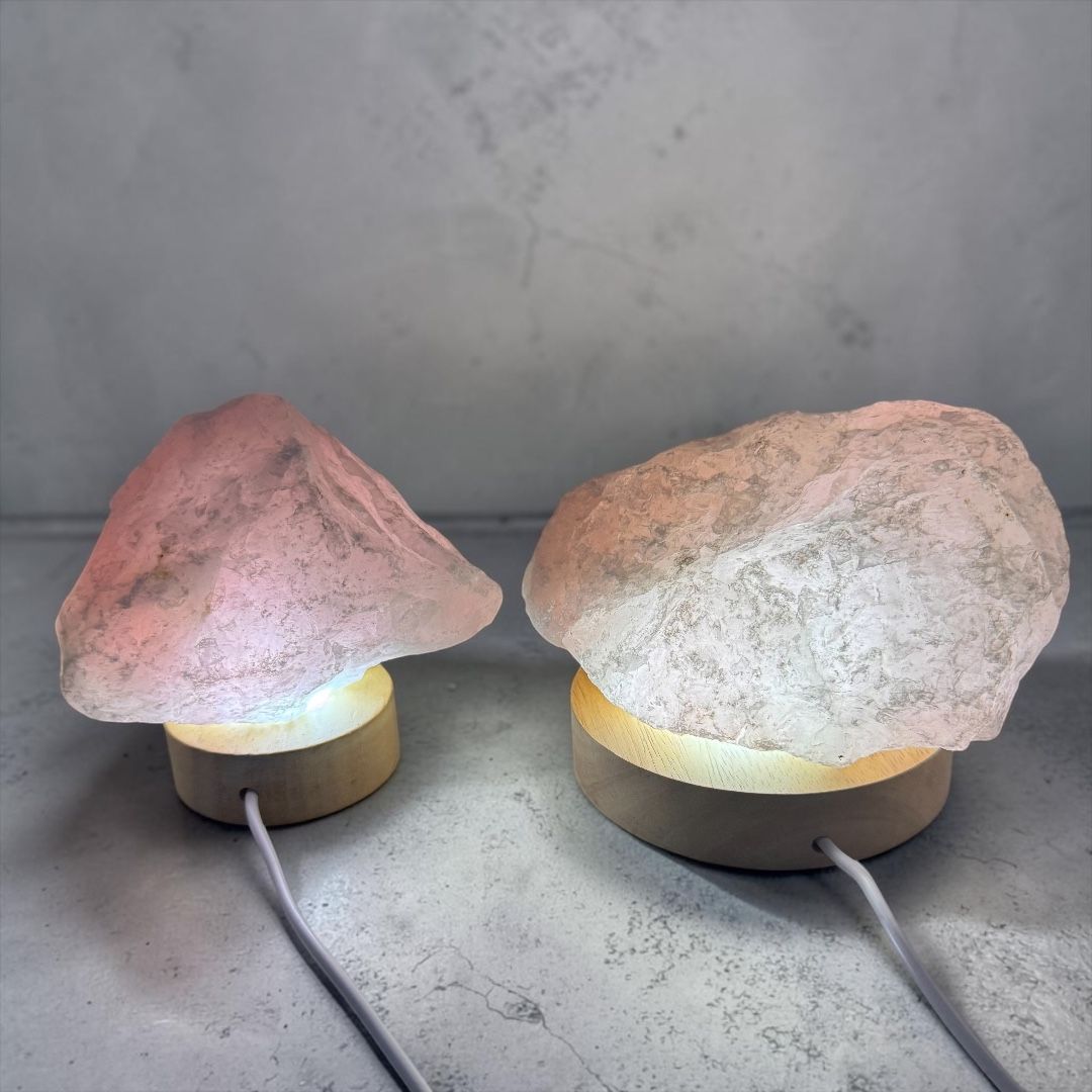 Quarzo Rosa Grezzo su Base Led