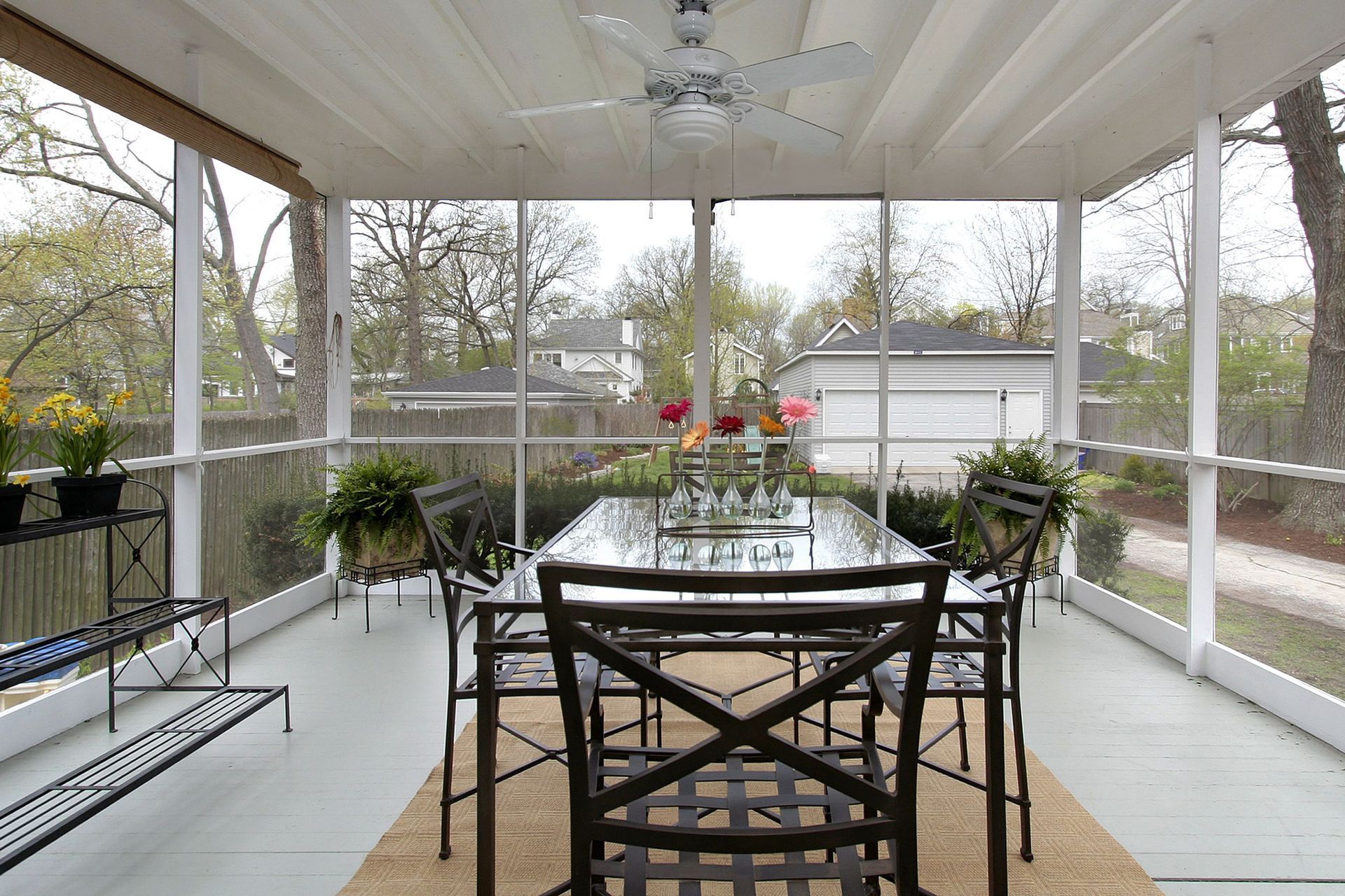 A porch with screened Lanai