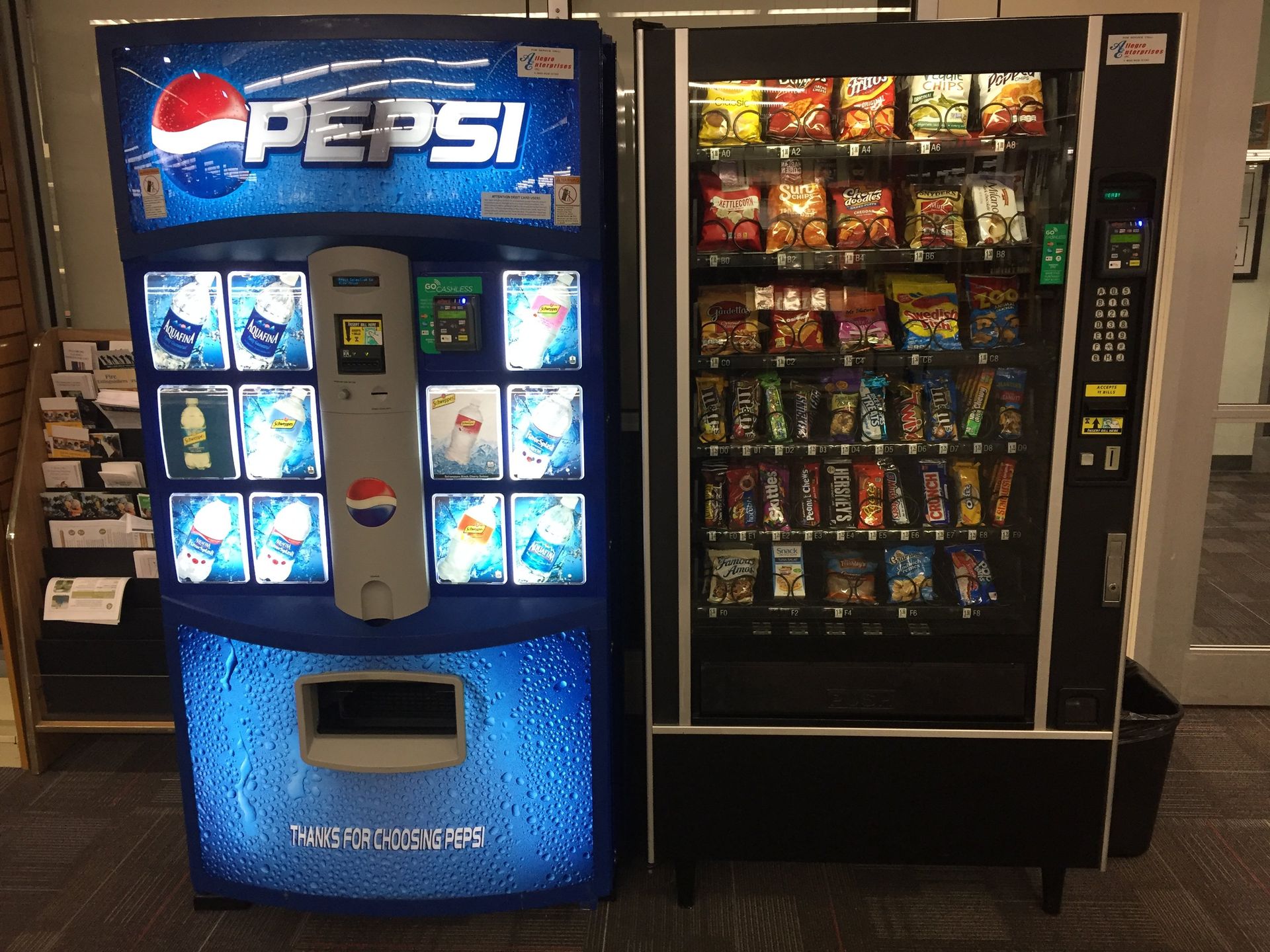 Pepsi & snack  Machine with Credit Card readers