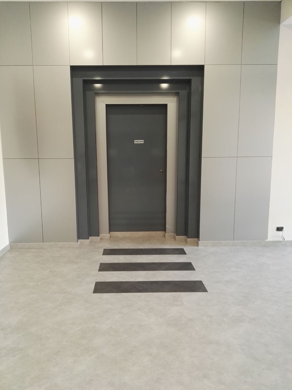 interni con pavimento moderno