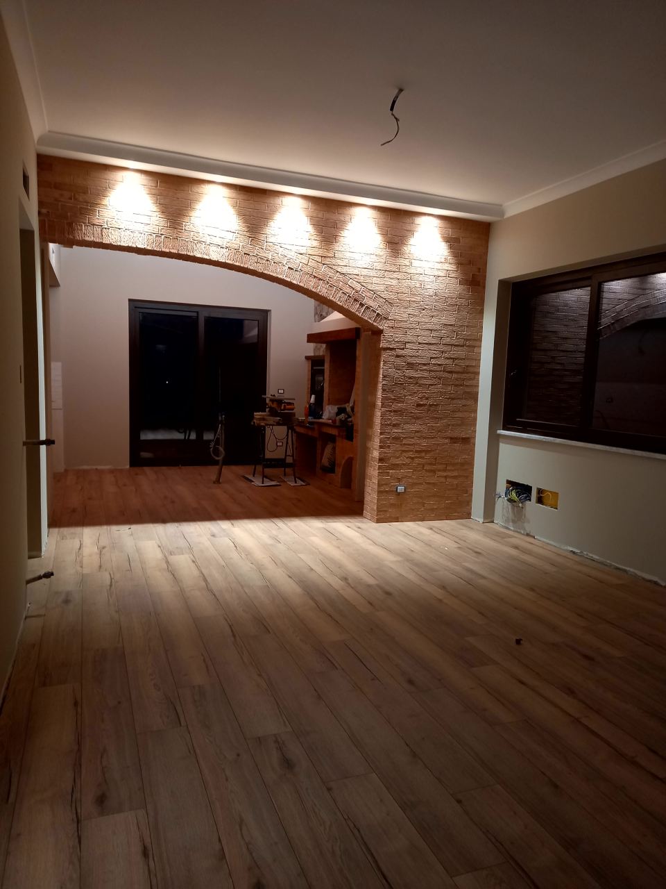 pavimento in legno chiaro