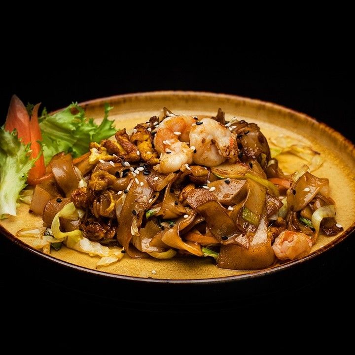 piatto di spaghetti cinesi