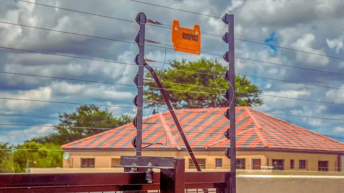 A warning to South African homeowners with electric fences
