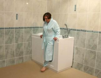 walk-in bathtubs in Salisbury