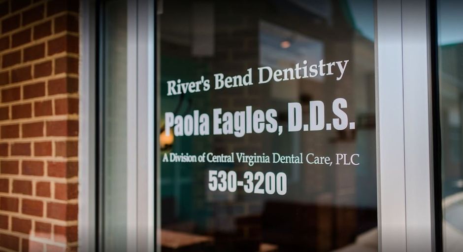Entrance to River's Bend Dentistry Dentist Office
