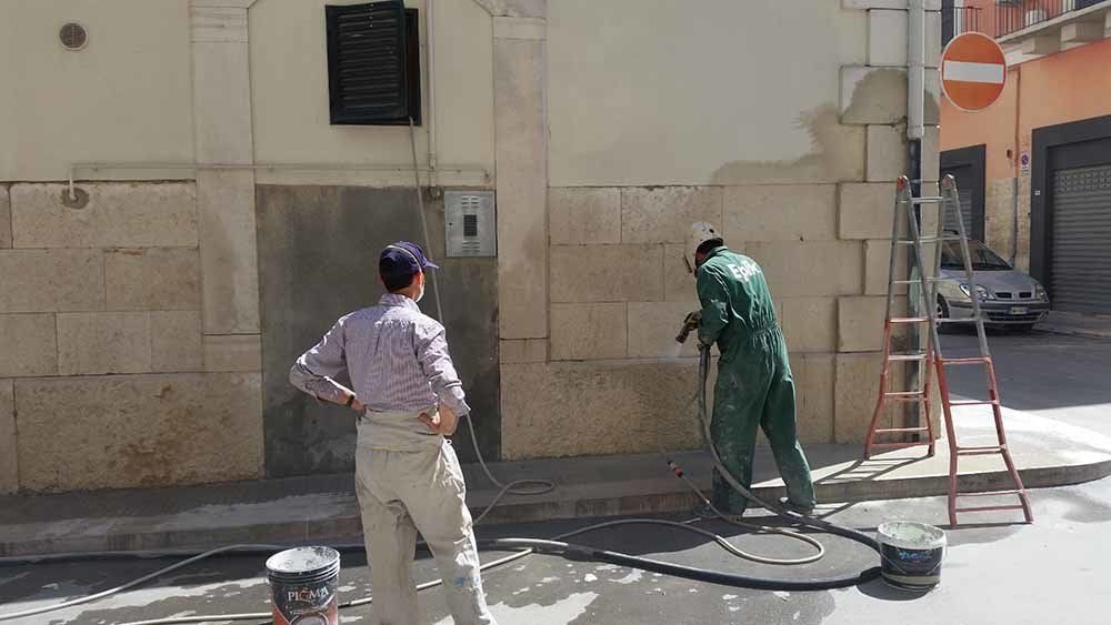 verniciatura e rivestimento parete