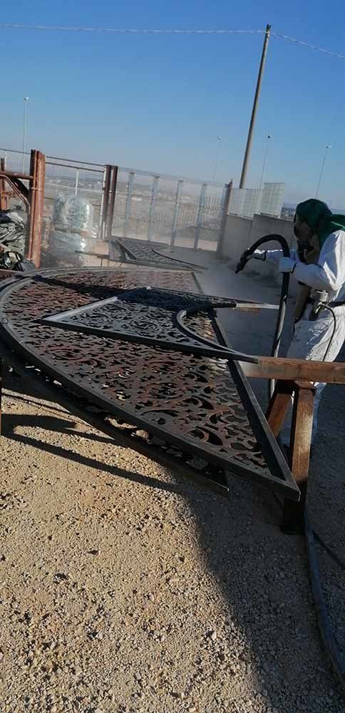 intervento di verniciatura all'esterno