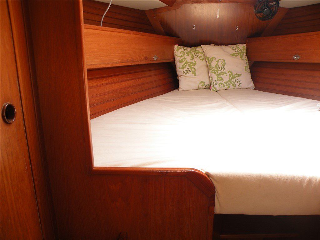 Wauqueiz Centurion 40 forepeak bed