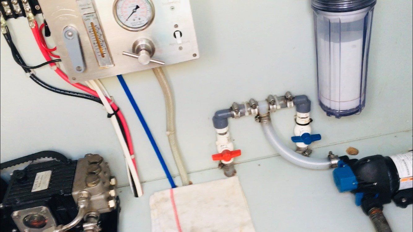 Lagoon 380 S2 Echo Tech watermaker