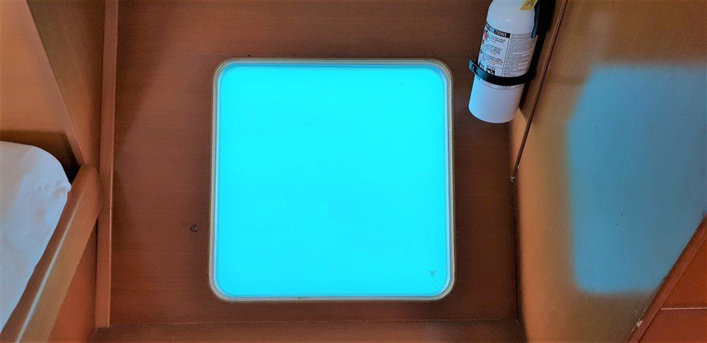 Lagoon 380 S2 escape hatch