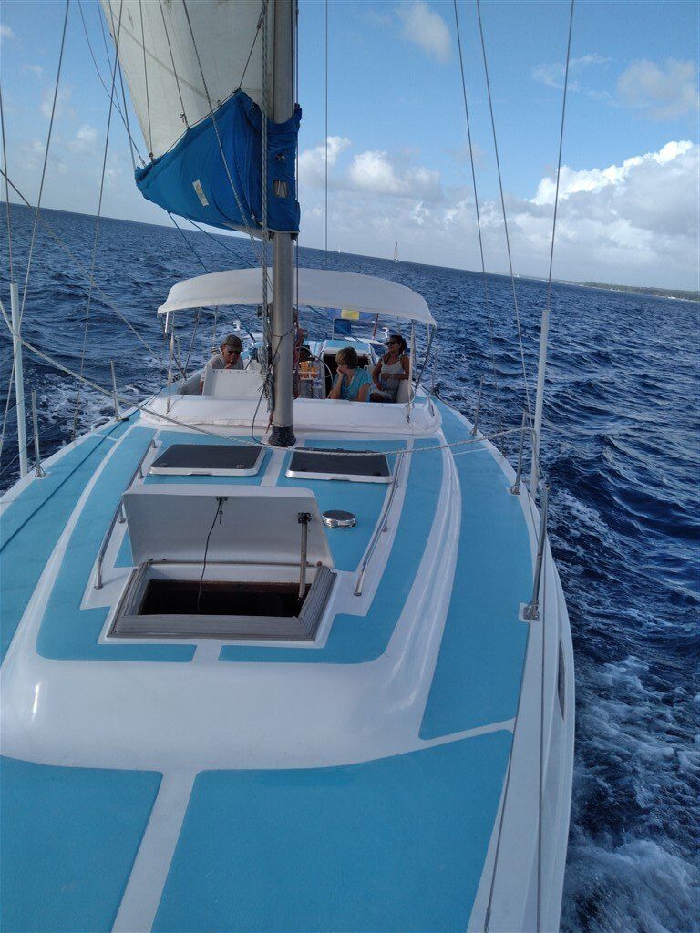 Morgan Out Island 41 sailing