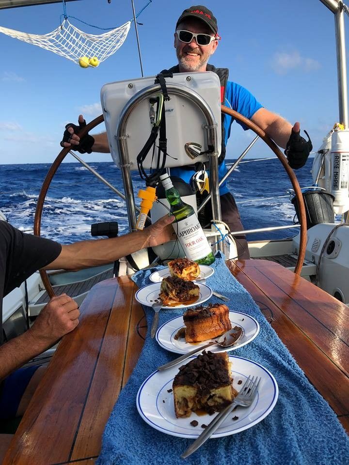 Feeling 486 cockpit table