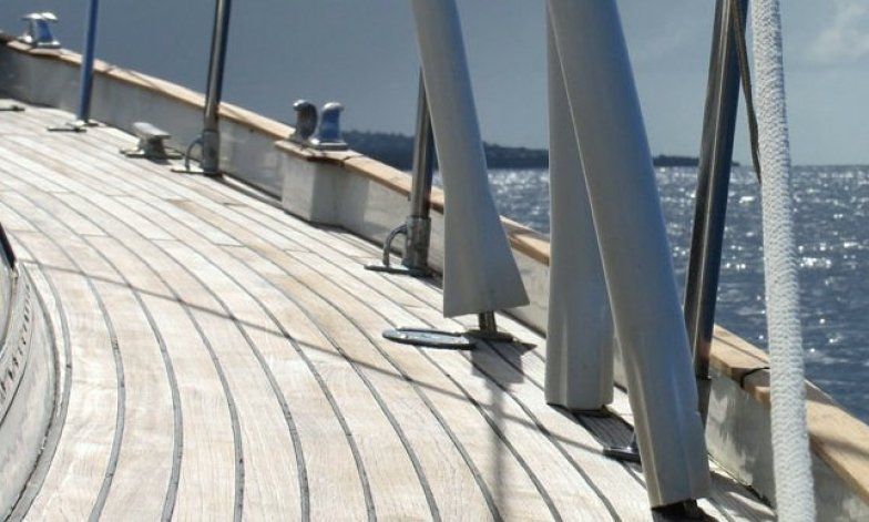 1975 Nicholson 42 Deck