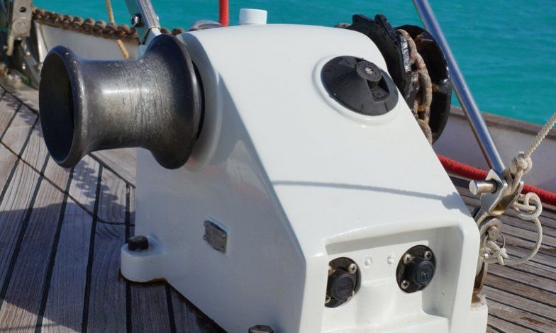 1975 Nicholson 42 Windlass