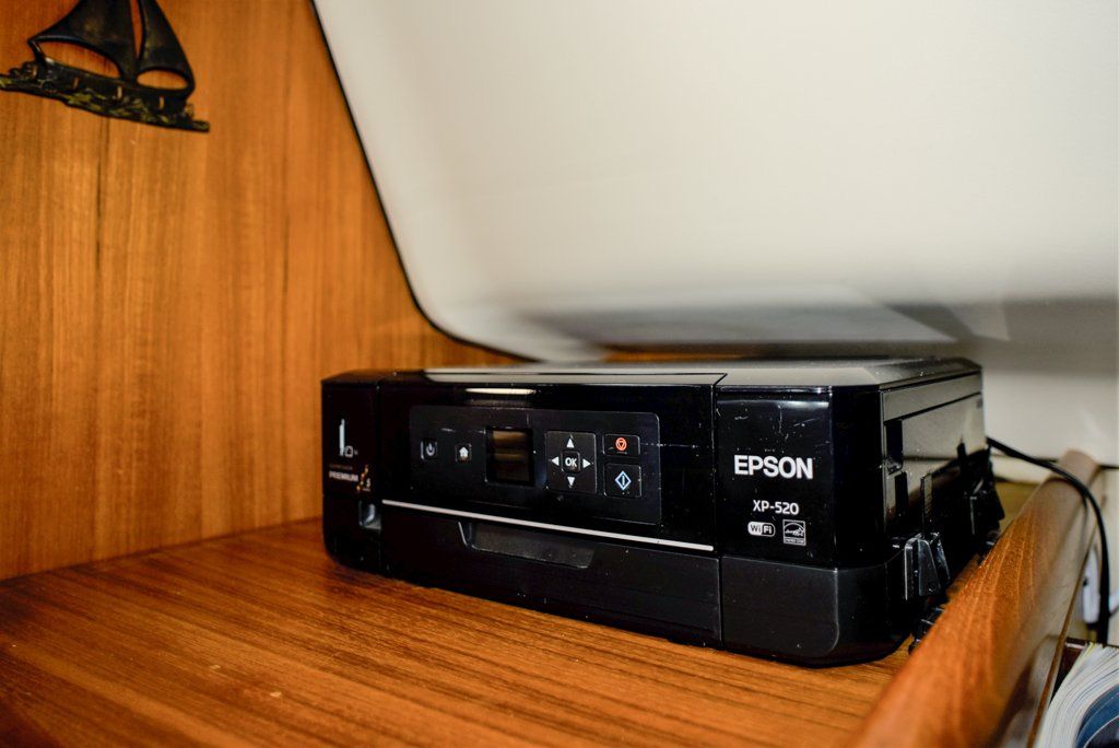 Hunter 44 DS master stateroom printer