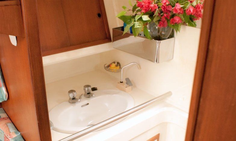 1975 Nicholson 42 Head