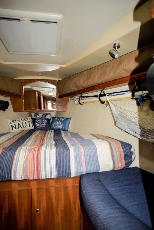 Hunter 44 DS forepeak cabin