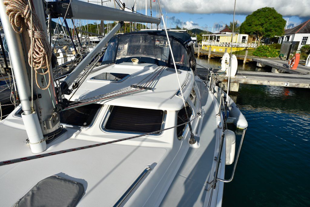 Hunter 44 DS coachroof