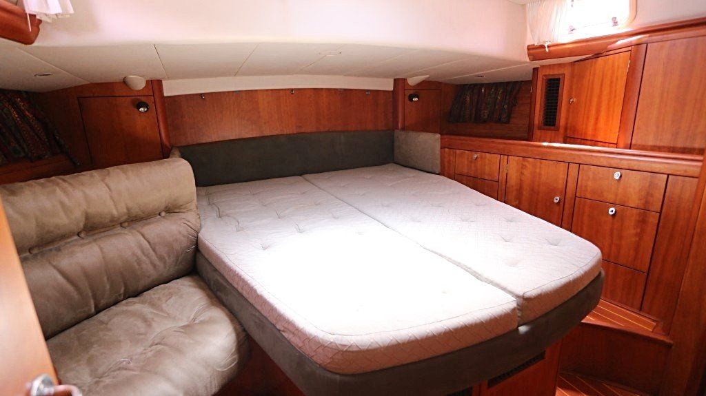 1996 Oyster 485 Deck Saloon Sail Boat For Sale - www.lighthouseyachting.com