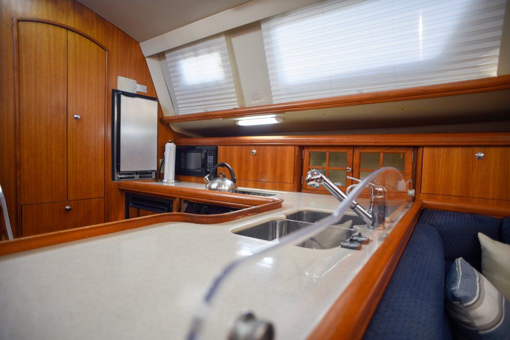 Hunter 44 DS custom backsplash