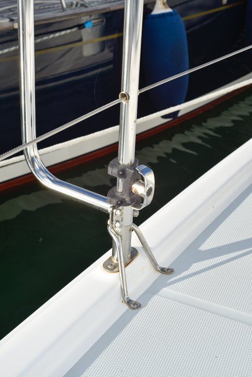 Hunter 44 DS paddleboard racks