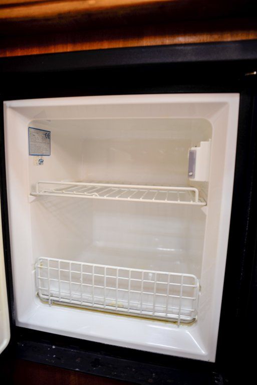 Hunter 44 DS freezer