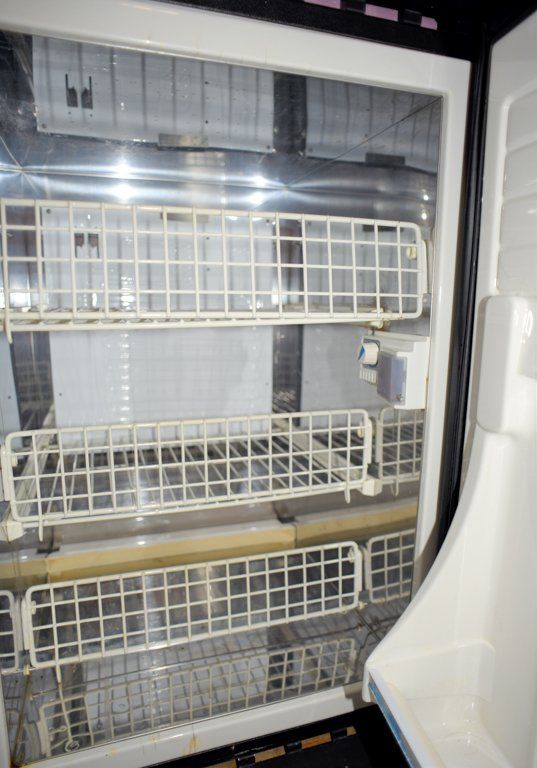 Hunter 44 DS refridgerator