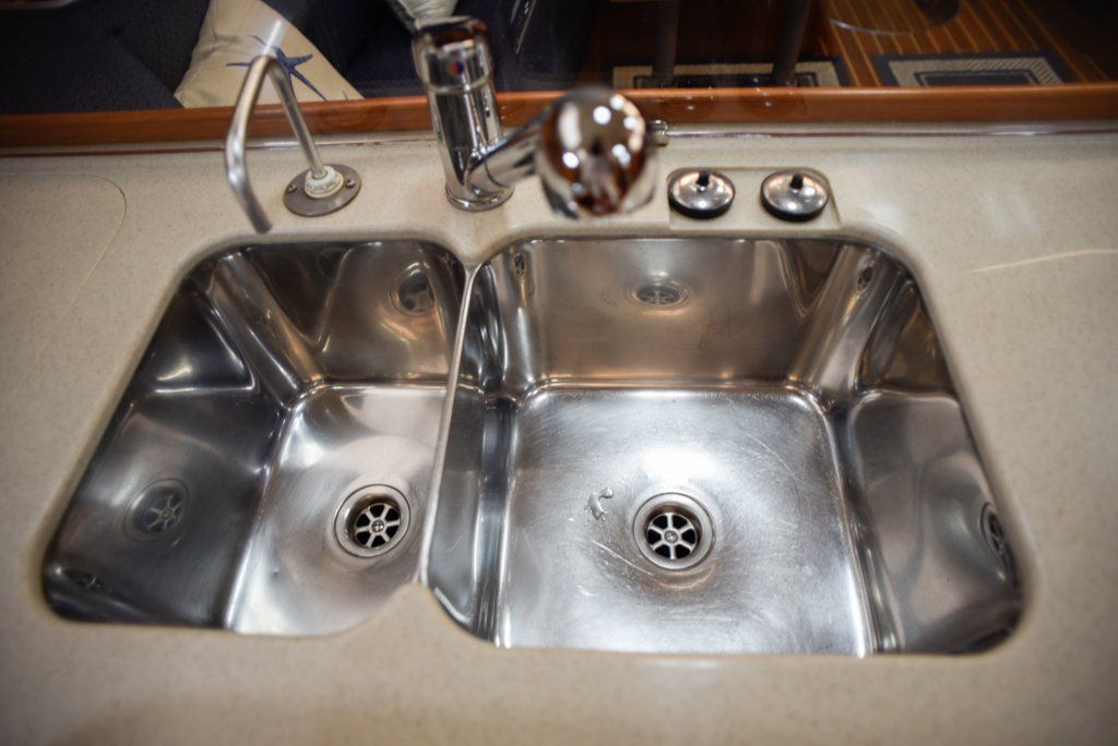 Hunter 44 DS double basin