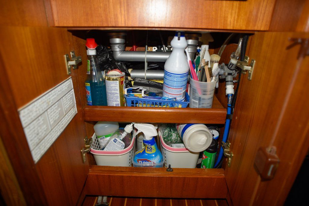 Hunter 44 DS under sink storage