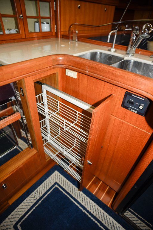 Hunter 44 DS pull-out spice drawer