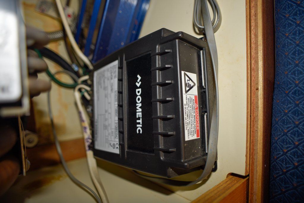 Hunter 44 DS AC controller