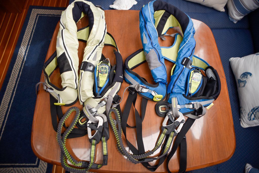 Hunter 44 DS life vests