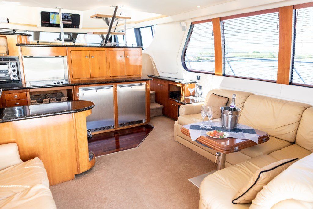 2001 Carver 530 Voyager Pilothouse Power Boat For Sale - www.lighthouseyachting.com