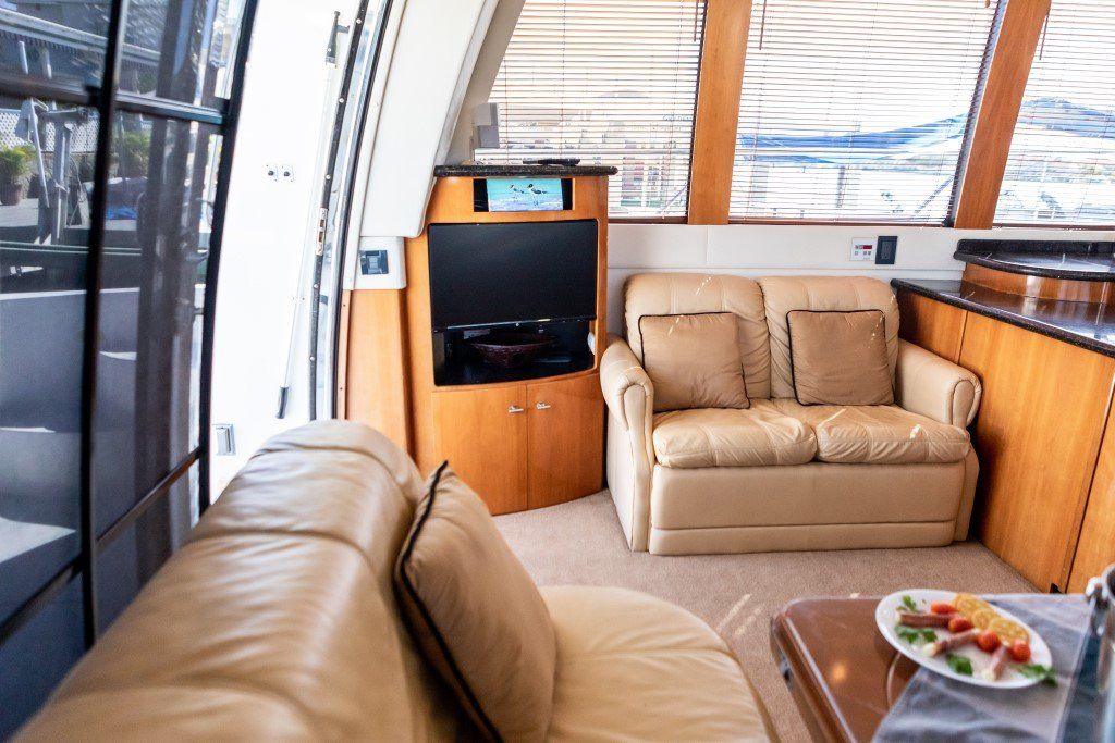 2001 Carver 530 Voyager Pilothouse Power Boat For Sale - www.lighthouseyachting.com