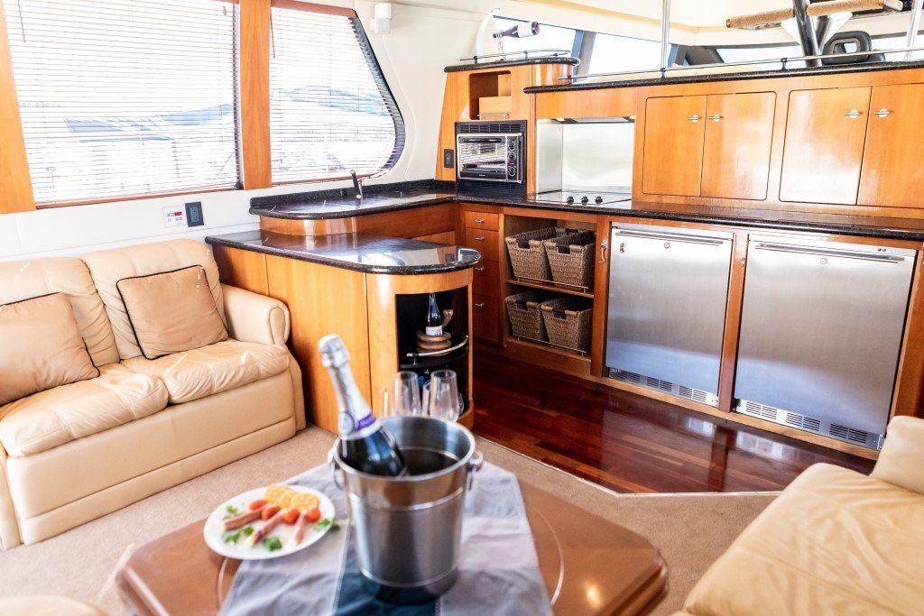 2001 Carver 530 Voyager Pilothouse Power Boat For Sale - www.lighthouseyachting.com