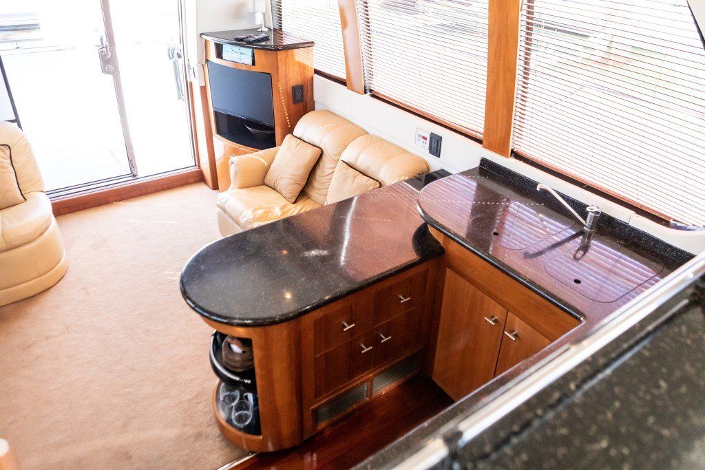 2001 Carver 530 Voyager Pilothouse Power Boat For Sale - www.lighthouseyachting.com