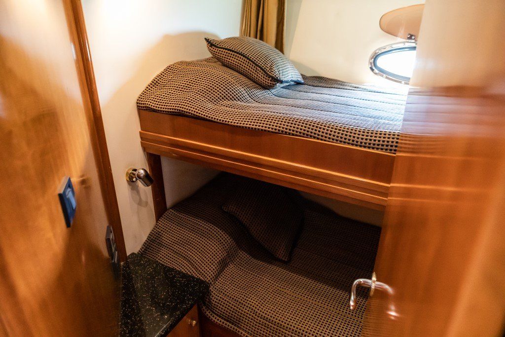 2001 Carver 530 Voyager Pilothouse Power Boat For Sale - www.lighthouseyachting.com