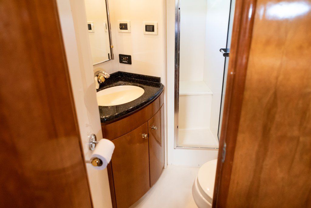 2001 Carver 530 Voyager Pilothouse Power Boat For Sale - www.lighthouseyachting.com