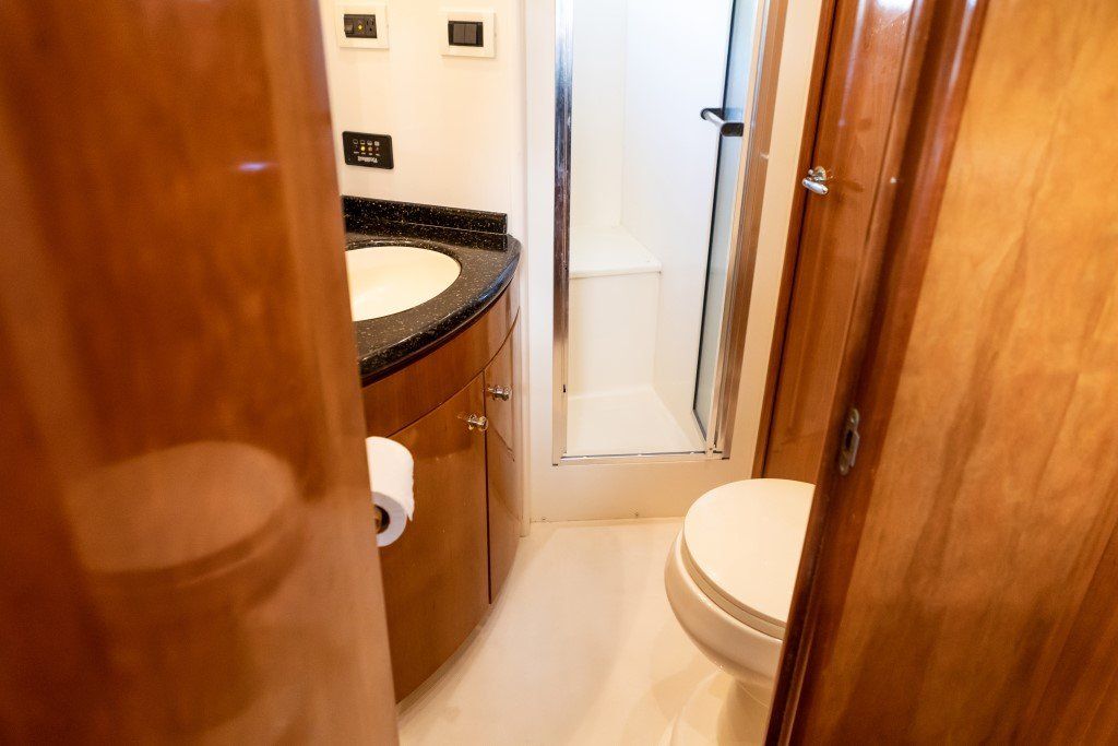 2001 Carver 530 Voyager Pilothouse Power Boat For Sale - www.lighthouseyachting.com