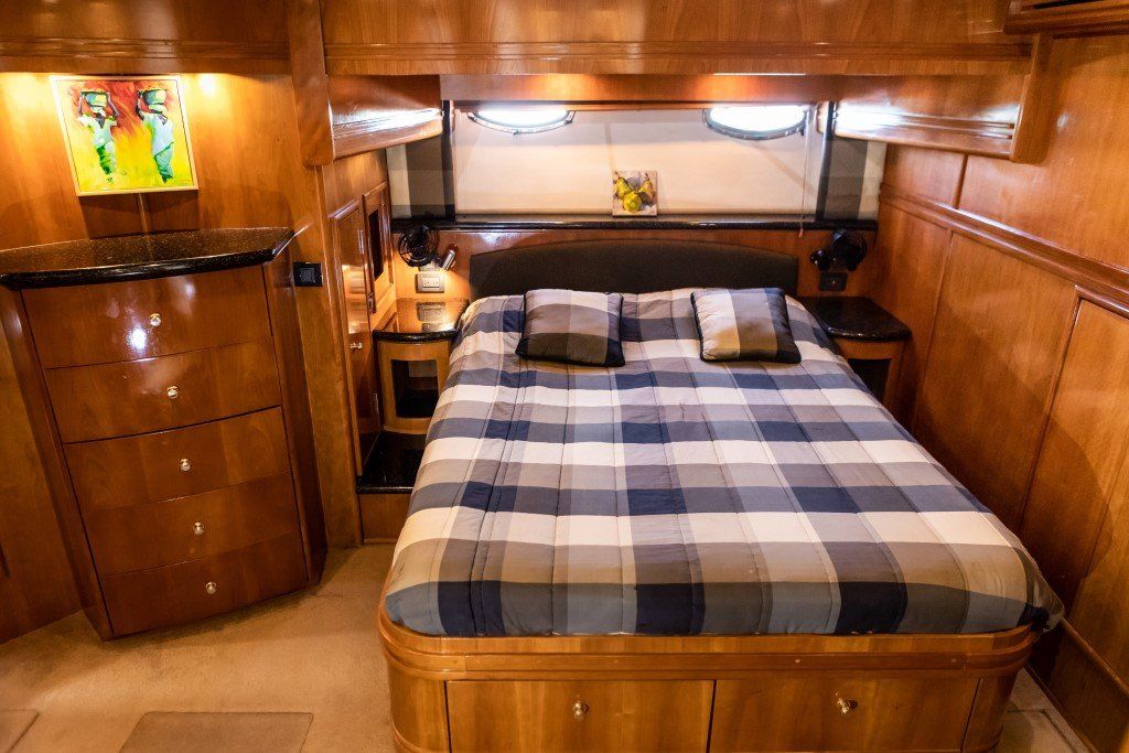 2001 Carver 530 Voyager Pilothouse Power Boat For Sale - www.lighthouseyachting.com