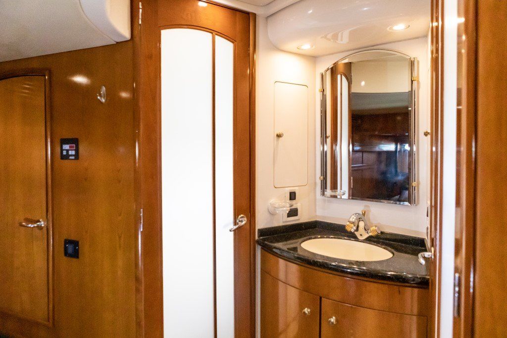 2001 Carver 530 Voyager Pilothouse Power Boat For Sale - www.lighthouseyachting.com