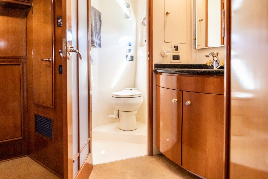 2001 Carver 530 Voyager Pilothouse Power Boat For Sale - www.lighthouseyachting.com