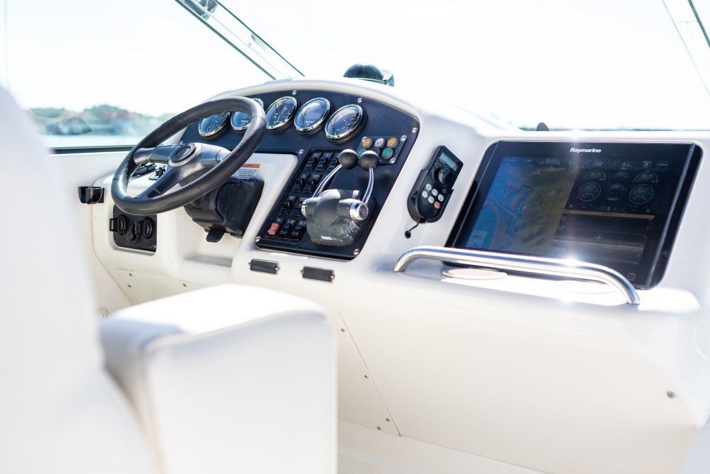 2001 Carver 530 Voyager Pilothouse Power Boat For Sale - www.lighthouseyachting.com