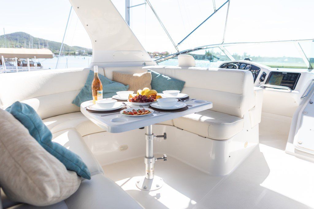 2001 Carver 530 Voyager Pilothouse Power Boat For Sale - www.lighthouseyachting.com