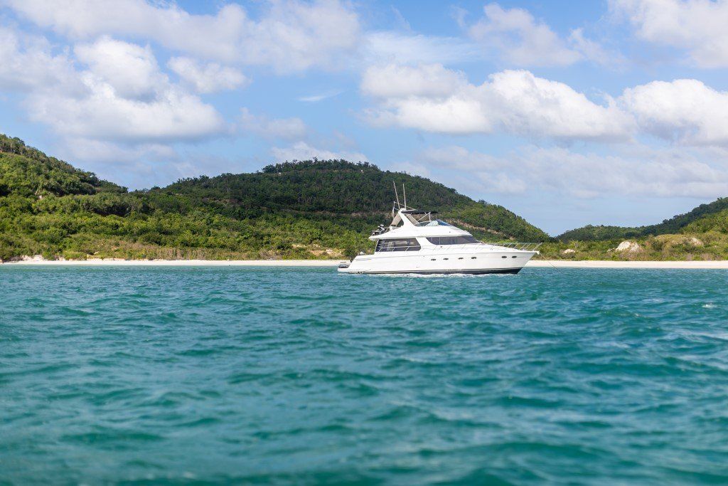 2001 Carver 530 Voyager Pilothouse Power Boat For Sale - www.lighthouseyachting.com