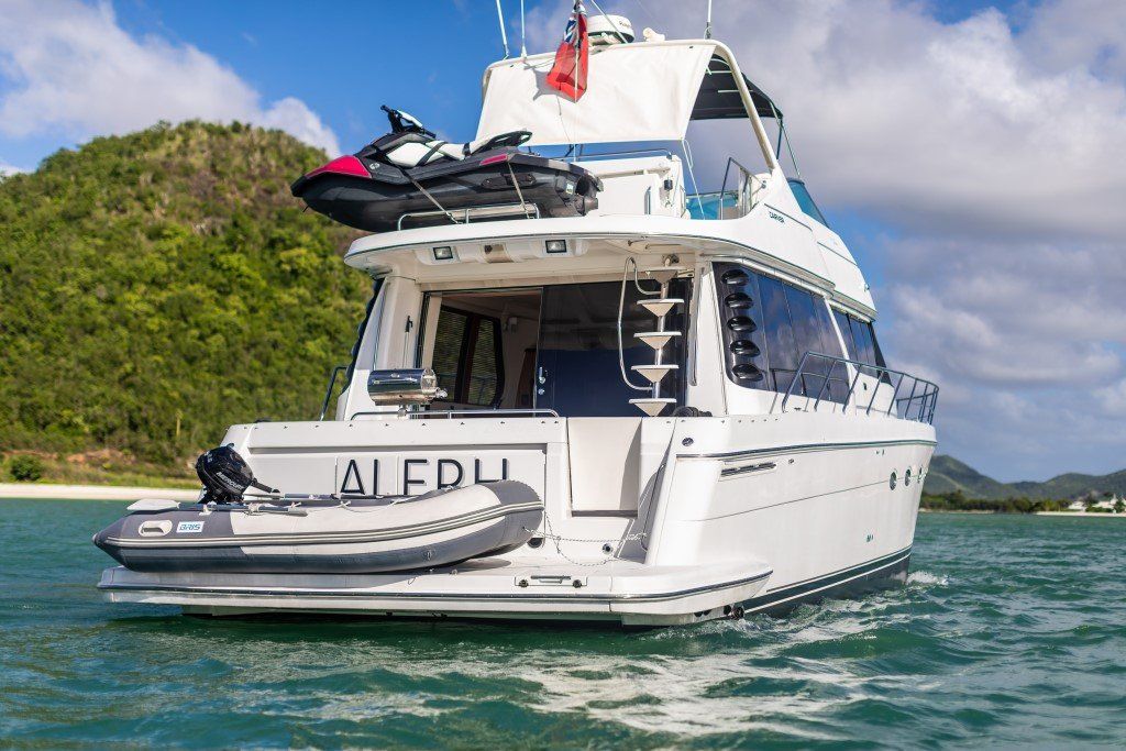 2001 Carver 530 Voyager Pilothouse Power Boat For Sale - www.lighthouseyachting.com