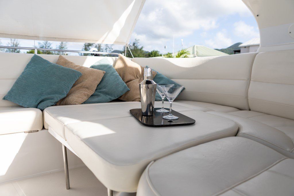 2001 Carver 530 Voyager Pilothouse Power Boat For Sale - www.lighthouseyachting.com