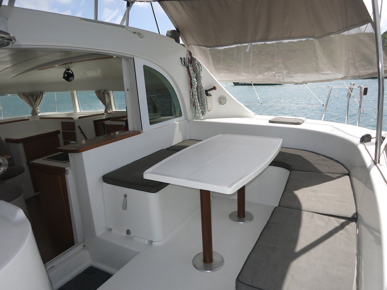 2007 Lagoon 380 S2 cockpit