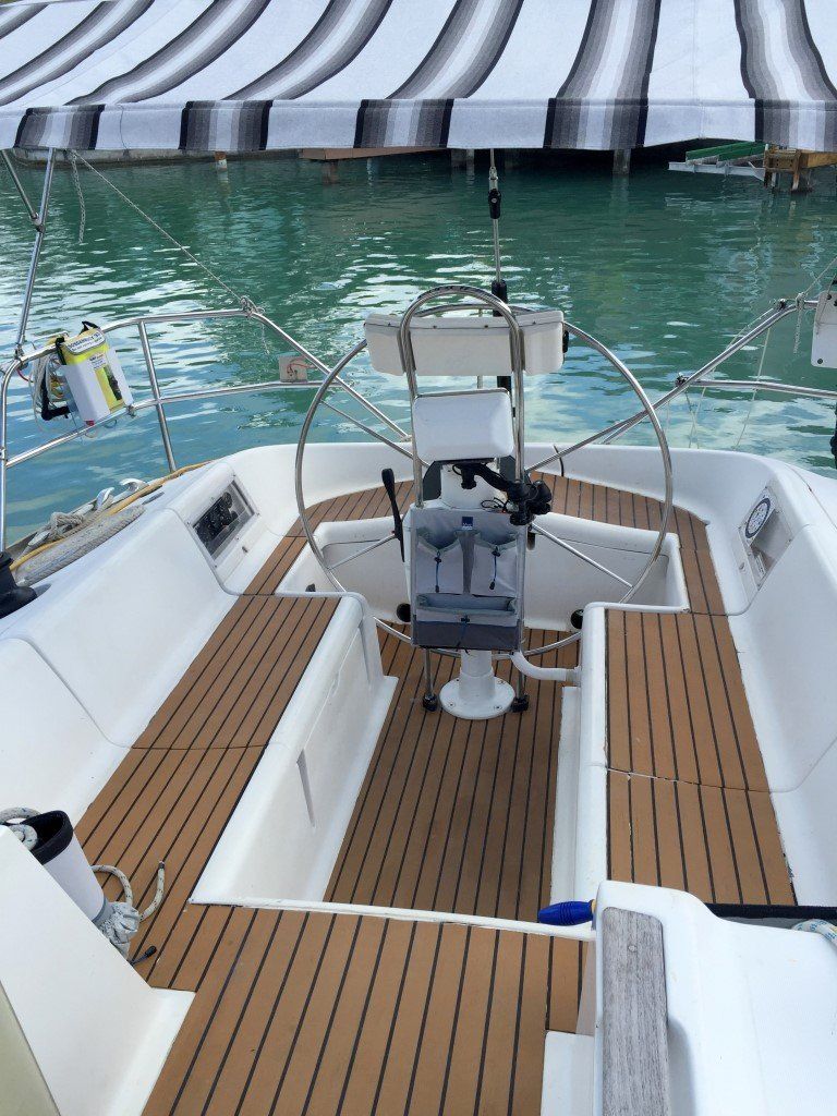 Jeanneau Sun Odyssey - Cockpit